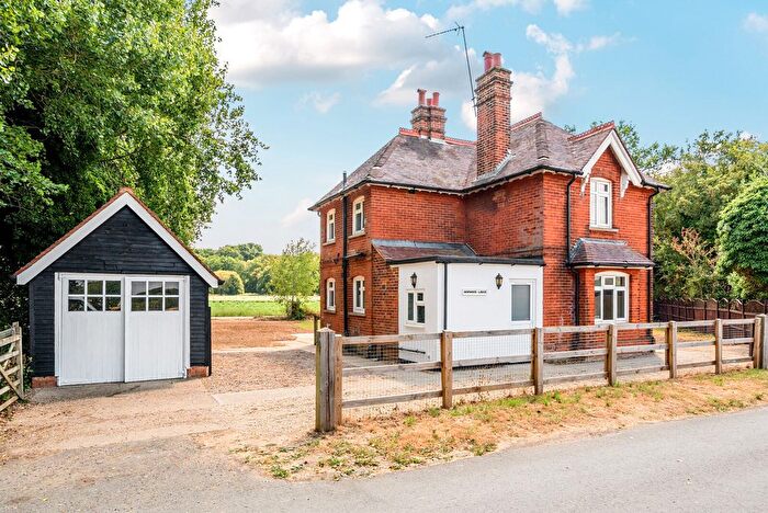 3 Bedroom Detached House To Rent In Old Common Road, Cobham, Surrey, KT11