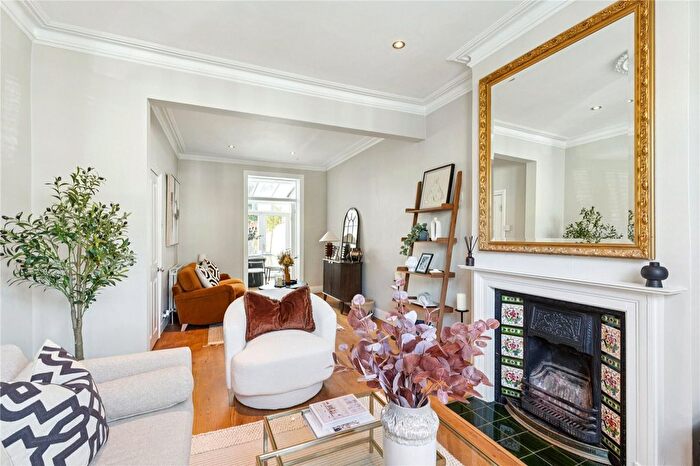 4 Bedroom Terraced House For Sale In Coleford Road, SW18