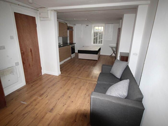 Studio To Rent In Little Horton Lane, BD5
