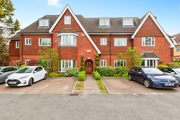 2 Bedroom Flat For Sale In Shoppenhangers Road, Maidenhead, Berkshire, SL6