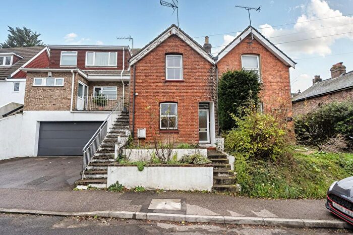 2 Bedroom Cottage For Sale In Farningham Road, Caterham, CR3