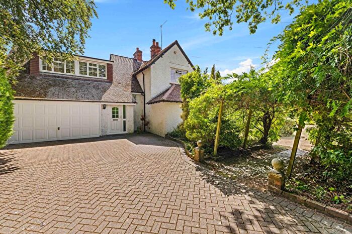 4 Bedroom Detached House For Sale In Stream Park, East Grinstead, RH19