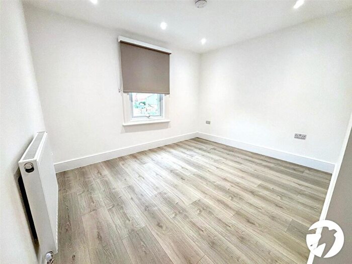 Studio To Rent In Essex Road, Dartford, Kent, DA1