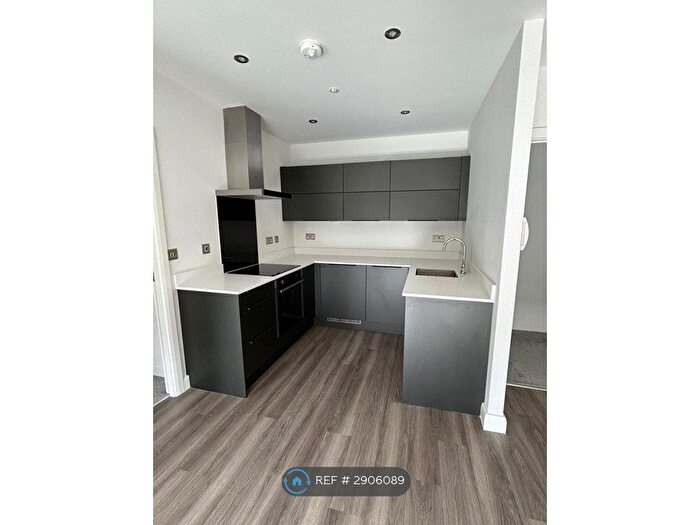 2 Bedroom Flat To Rent In Finkle Court, Hull, HU1