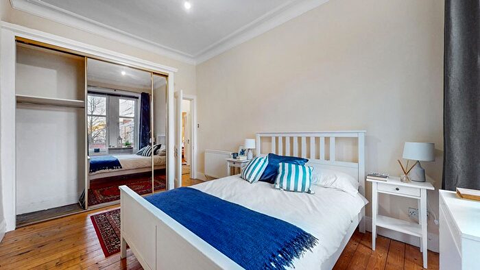 2 Bedroom Flat For Sale In Woodcroft Avenue, Glasgow, G11