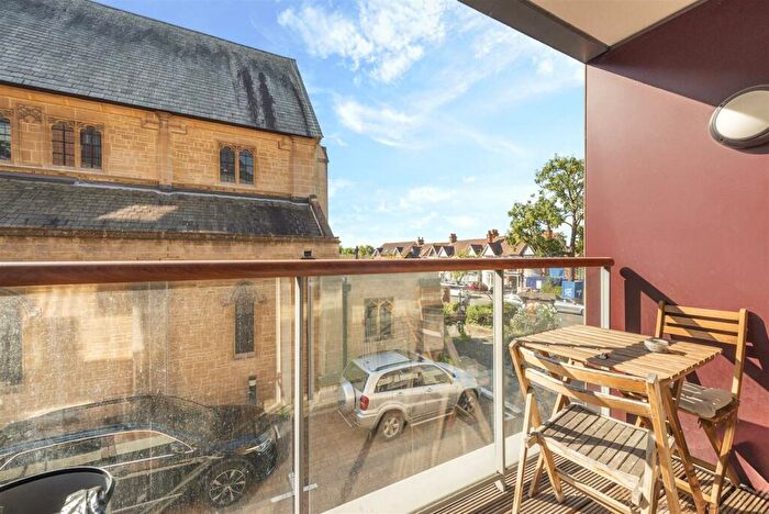 2 Bedroom Flat For Sale In Flower Lane, Mill Hill, London, NW7