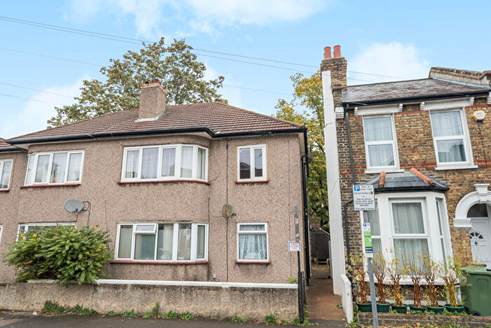 2 Bedroom Apartment For Sale In Morena Street, London, SE6