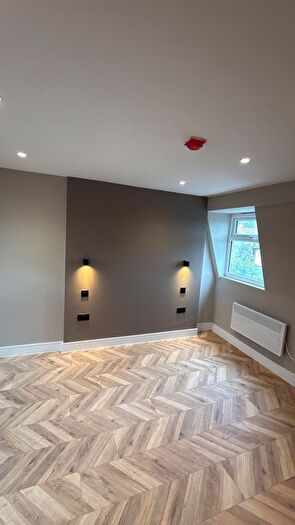 3 Bedroom Flat To Rent In Fernthorpe Road, London, SW16