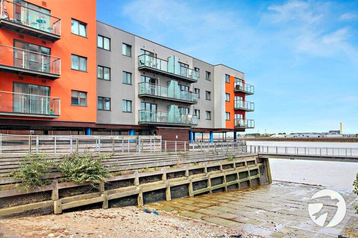2 Bedroom Flat To Rent In Mast Quay, London, SE18
