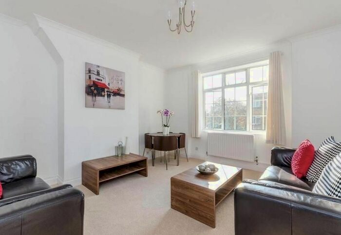 3 Bedroom Flat To Rent In Upper Berkeley Street, Marylebone, W1H