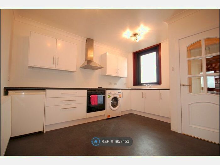 2 Bedroom Flat To Rent In Buckhaven, Leven, KY8