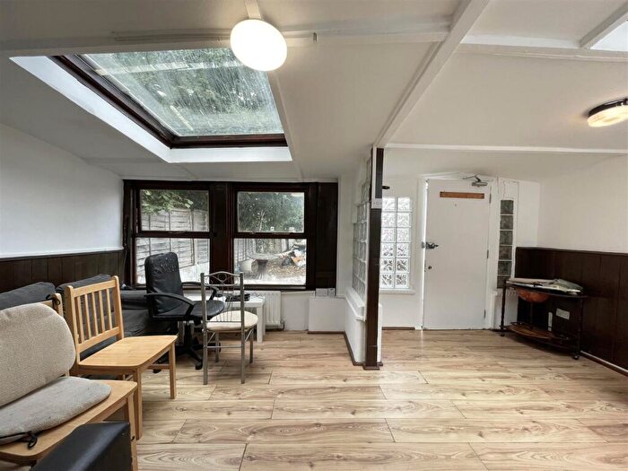 2 Bedroom Apartment To Rent In Wightman Road, London, N4