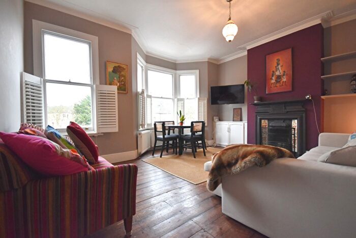 3 Bedroom Flat To Rent In Holmewood Gardens, London, SW2