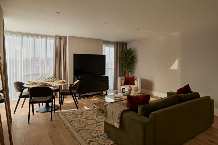 2 Bedroom Apartment To Rent In Flat, Baker Street, London, NW1