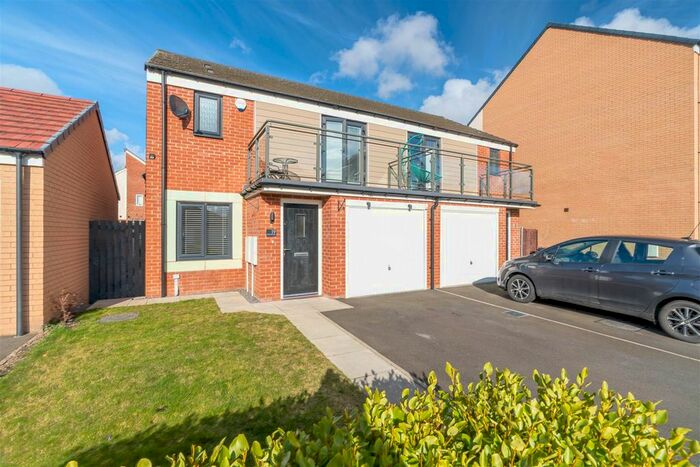 3 Bedroom Semi-Detached House To Rent In Elmwood Park Grove, Great Park, Newcastle Upon Tyne, NE13