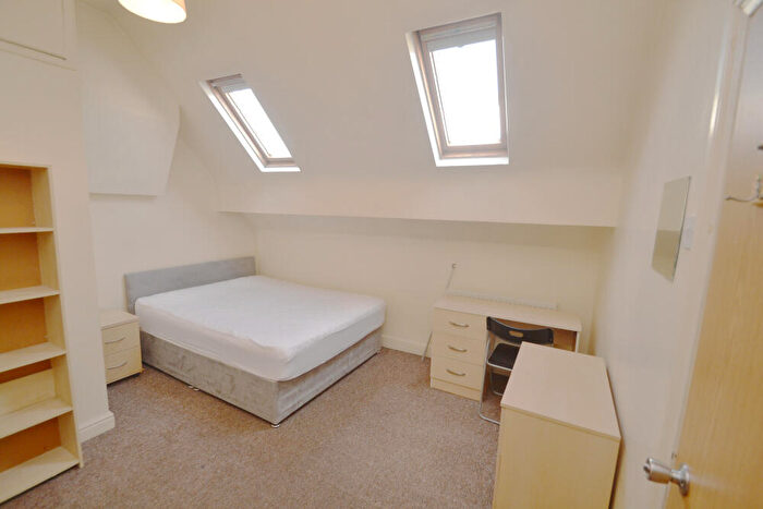 7 Bedroom Terraced House To Rent In Longford Place, Victoria Park, Manchester, M14
