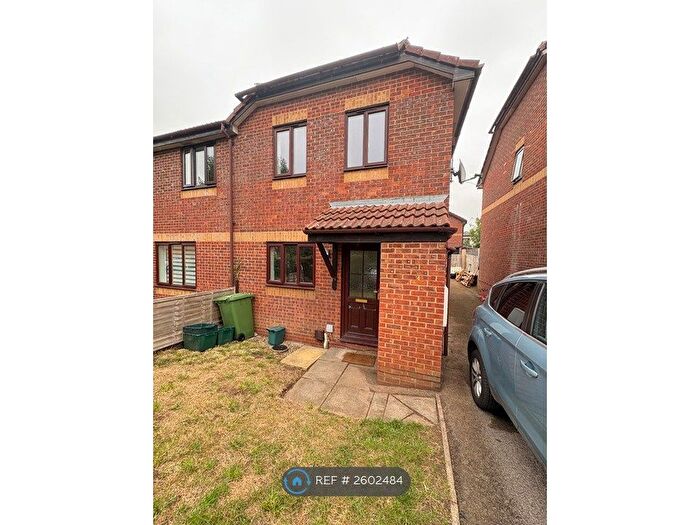 3 Bedroom Semi-Detached House To Rent In Whitley Mead, Stoke Gifford, Bristol, BS34