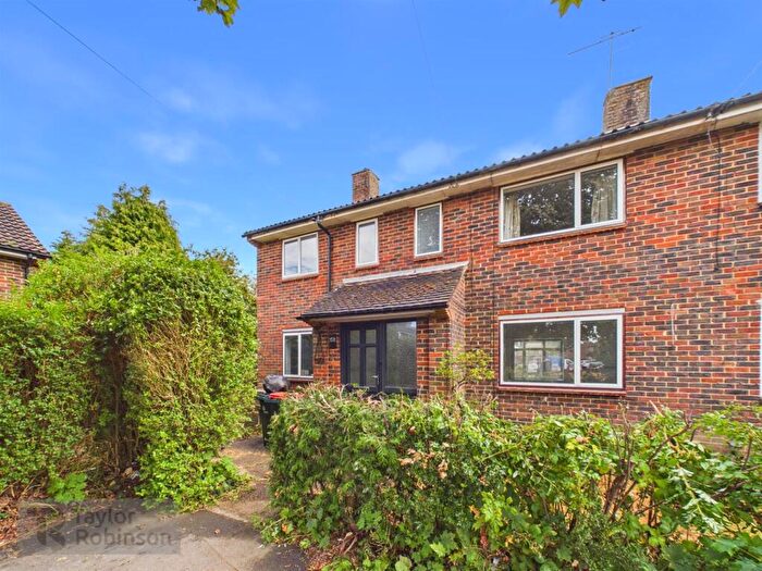 4 Bedroom Semi-Detached House For Sale In Spring Plat, Pound Hill, Crawley, RH10