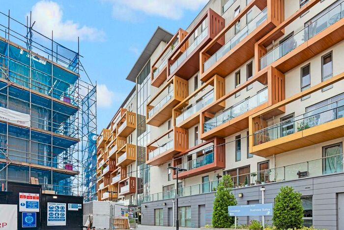 2 Bedroom Flat To Rent In Crampton Street, London, SE17