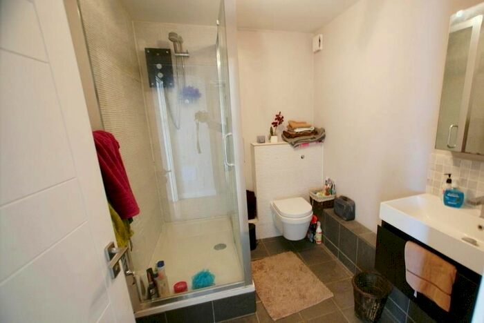 1 Bedroom Flat To Rent In Fulham Palace Road, London, W6