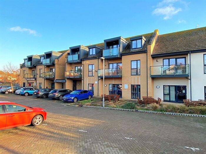 2 Bedroom Flat For Sale In The Borodales, White Hill Drive, Bexhill-On-Sea, TN39