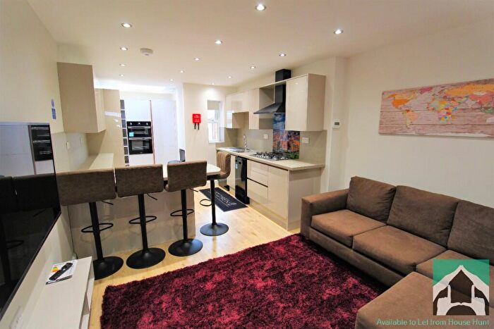 5 Bedroom Terraced House To Rent In Winnie Road, Birmingham, B29