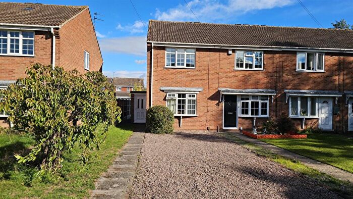 2 Bedroom Town House For Sale In Langdale Grove, Bingham, NG13