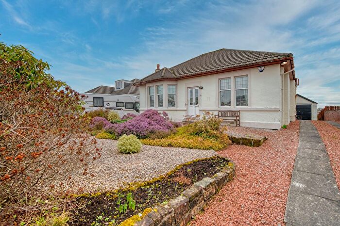 3 Bedroom Detached Bungalow For Sale In Stamperland Avenue, Clarkston, G76