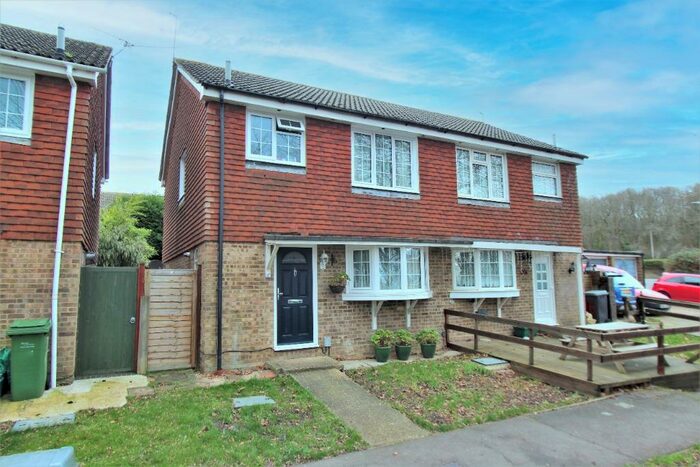 3 Bedroom Semi-Detached House To Rent In Fern Walk, Calcot, Reading, RG31
