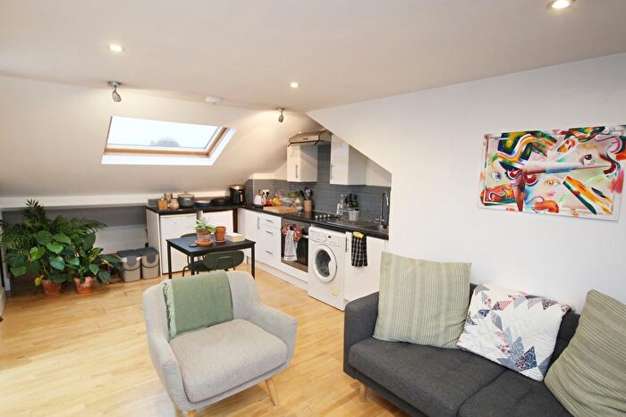 1 Bedroom Flat To Rent In Winslade Road, London, SW2