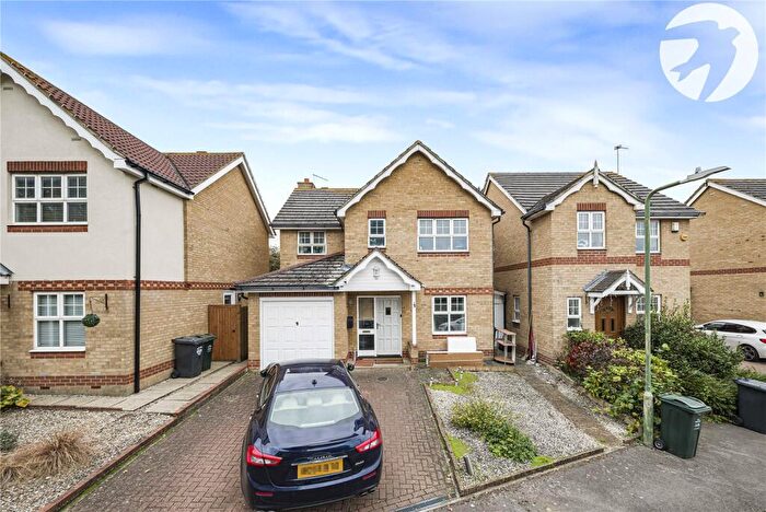 4 Bedroom Detached House For Sale In Plantation Close, Greenhithe, Kent, DA9