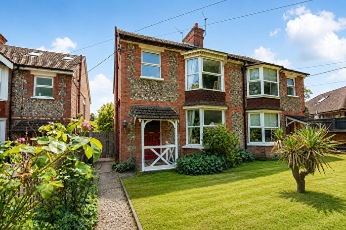 3 Bedroom Semi-Detached House For Sale In Weyhill Road, Andover, SP10