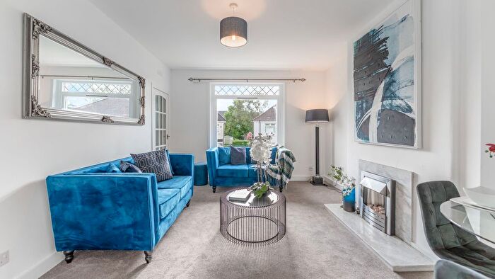 2 Bedroom Flat For Sale In Glanderston Drive, Knightswood, Glasgow, G13