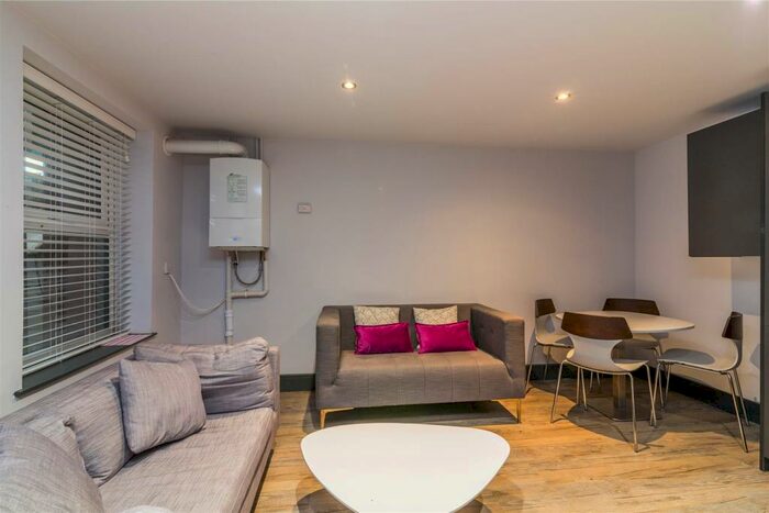 4 Bedroom Apartment To Rent In Hoods Hideout, Hounds Gate, Nottingham, NG1