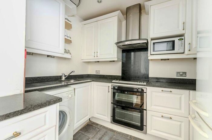 Studio To Rent In George Street, Marylebone, London W1H