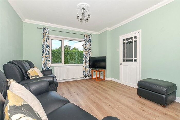 4 Bedroom Detached House For Sale In Church Road, Warehorne, Kent, TN26