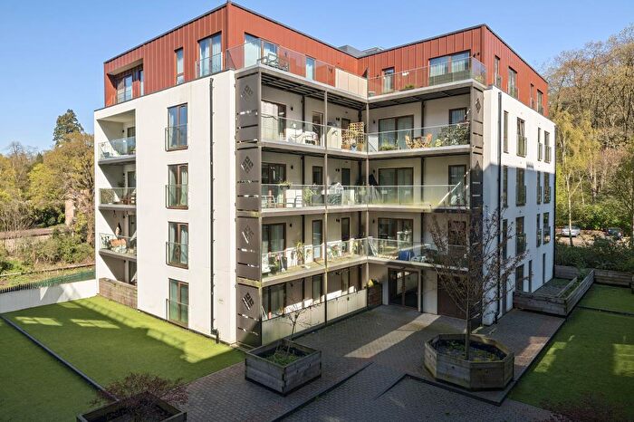 2 Bedroom Apartment To Rent In Farnborough Road, Hampshire, GU14