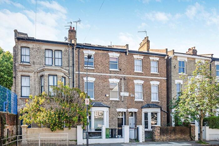 2 Bedroom Flat To Rent In Thornfield Road, Shepherds Bush, W12