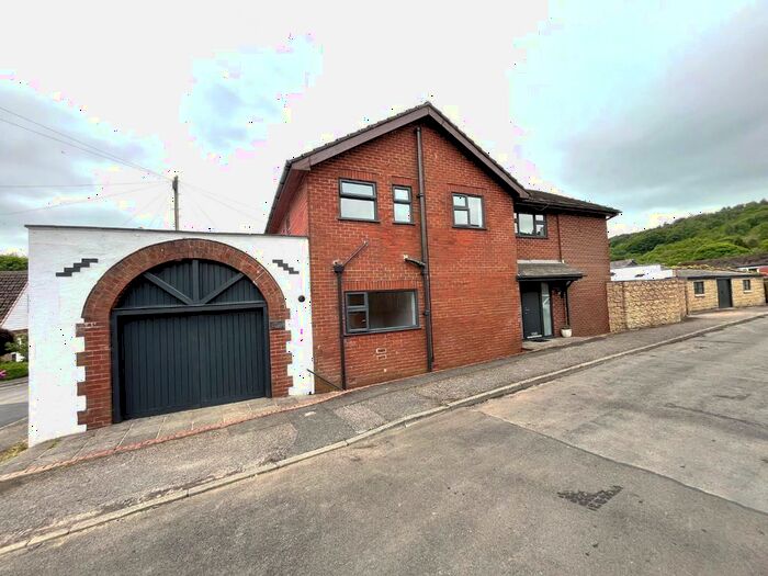 5 Bedroom Detached House To Rent In The Paddock, Ramsbottom, Bury, BL0