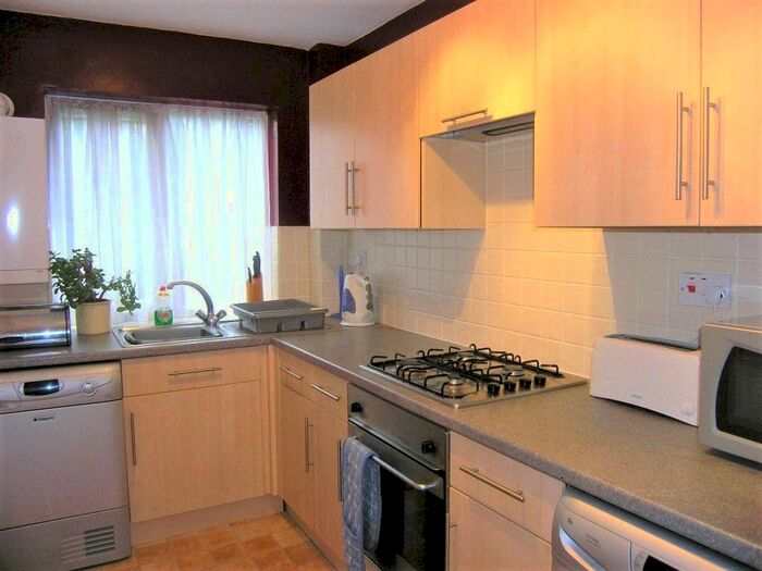 1 Bedroom Flat To Rent In Radley Court, 34 Beachborough Road, Bromley BR1