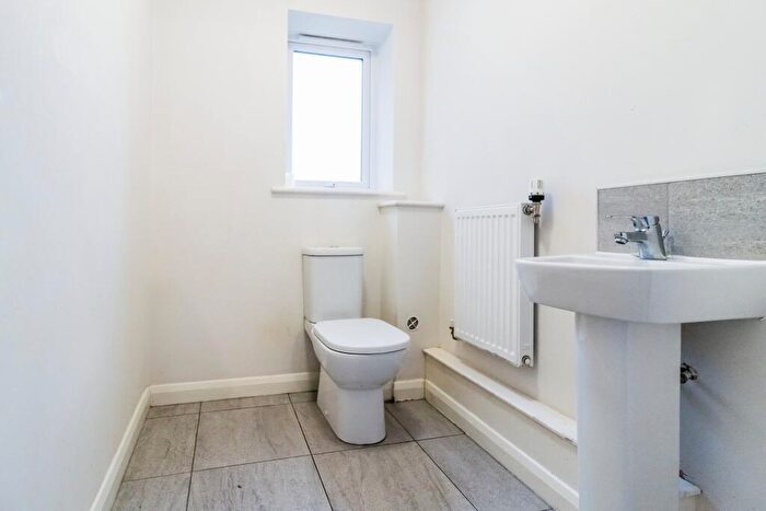 4 Bedroom Link Detached House To Rent In Mawson Road, Manchester, M13