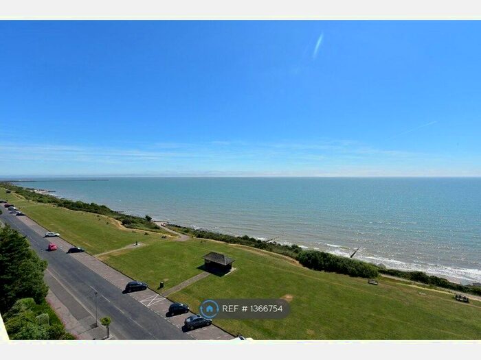 3 Bedroom Flat To Rent In Kings House, Frinton-On-Sea, CO13