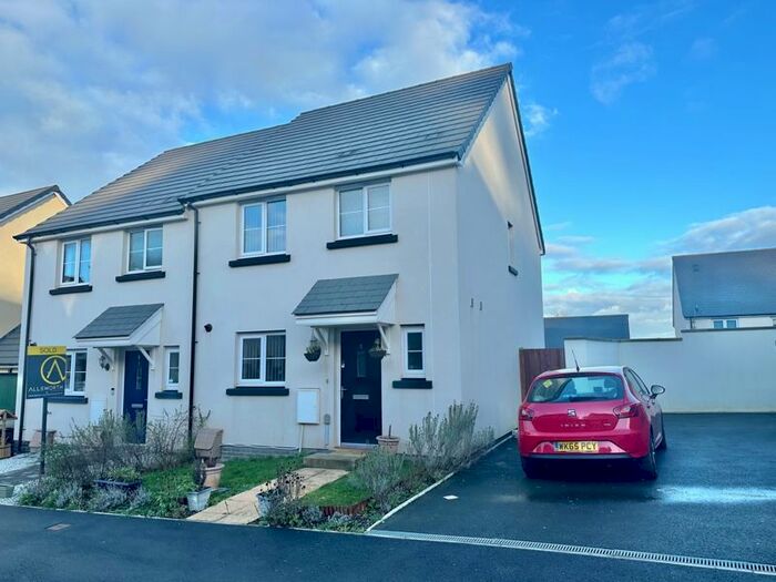3 Bedroom Semi-Detached House For Sale In Horseshoe Drive, Newton Abbot, TQ12