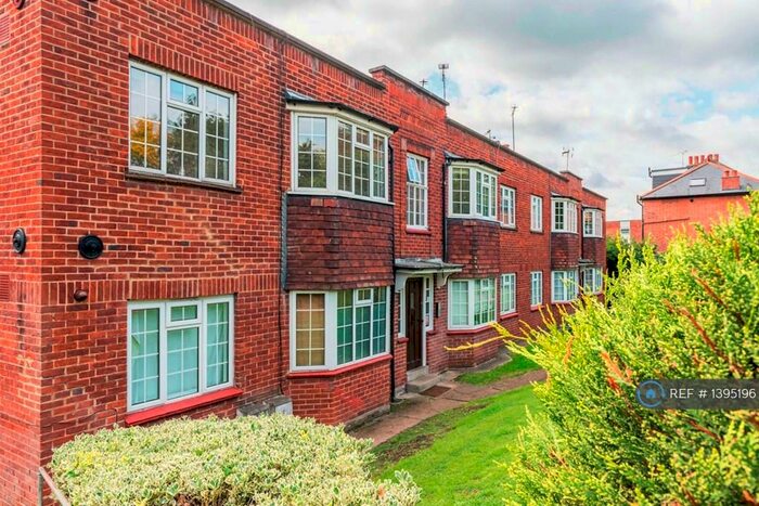 2 Bedroom Flat To Rent In High Road, Loughton, IG10