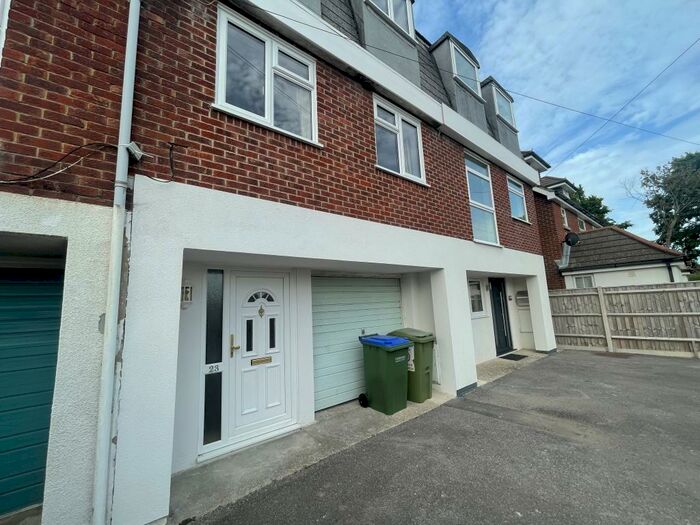 4 Bedroom Town House To Rent In Warsash Road, Warsash, Southampton, SO31