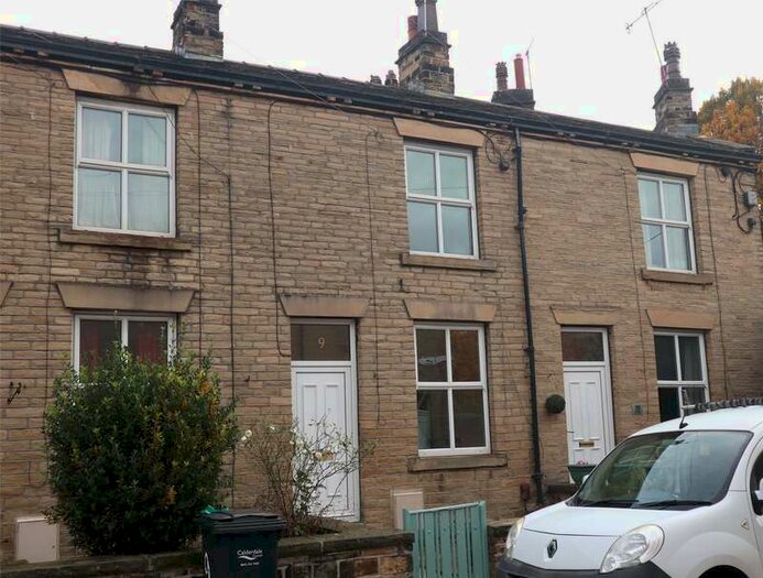 1 Bedroom Terraced House To Rent In East Street, Brighouse, HD6
