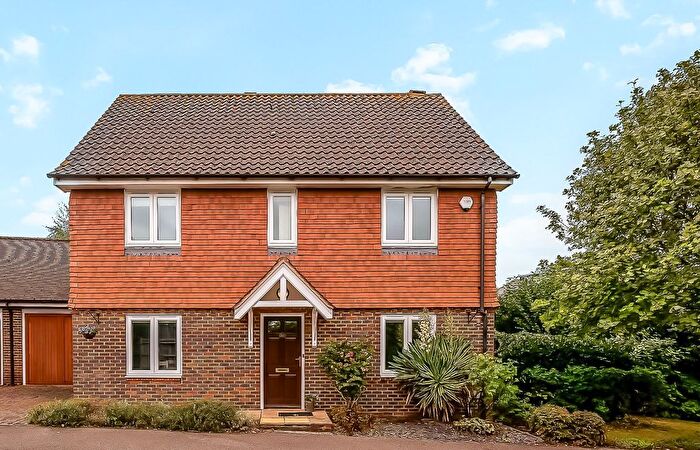 4 Bedroom Detached House For Sale In Stirling Close, Sidcup, DA14