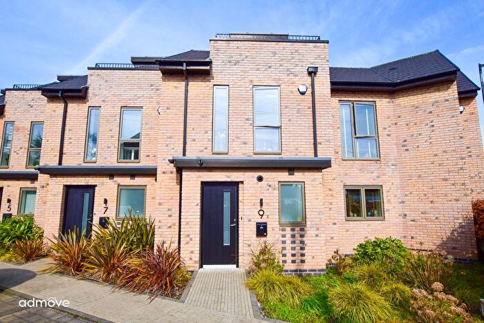 3 Bedroom Terraced House For Sale In Hartington Road, Altrincham, WA14