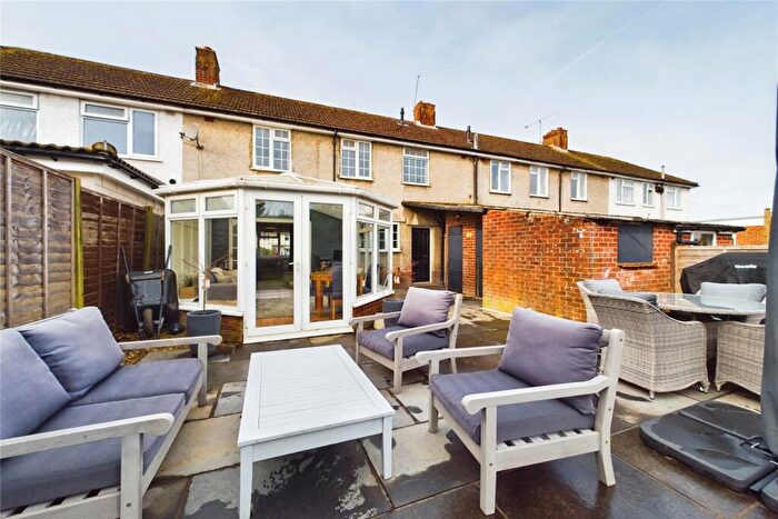 3 Bedroom Terraced House For Sale In Beverley Road, Tilehurst, Reading, Berkshire, RG31