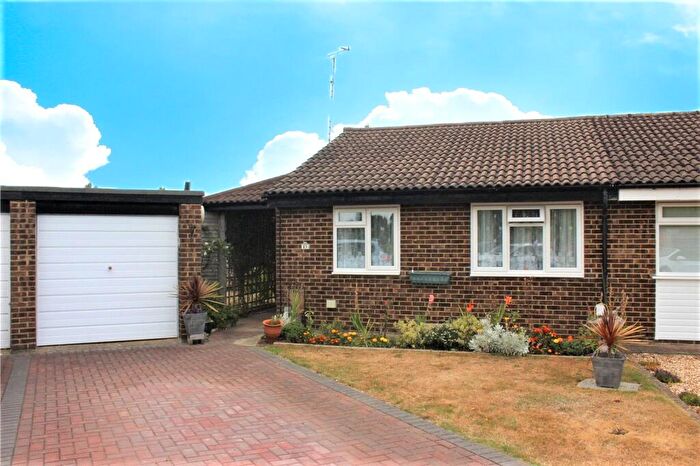 2 Bedroom Bungalow For Sale In Culverlands Crescent, Ash, Surrey, GU12